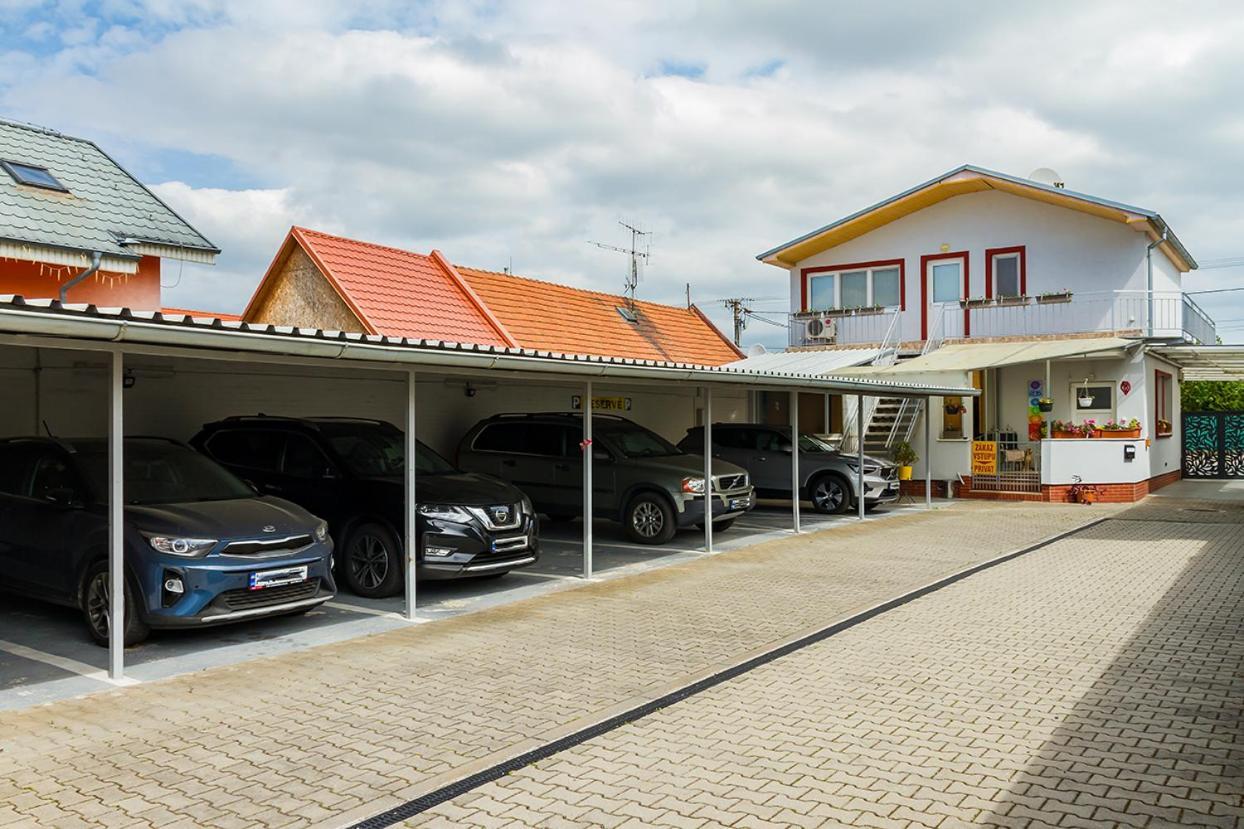 Apartmany Tereza & Free Parking Bratislava Exteriér fotografie